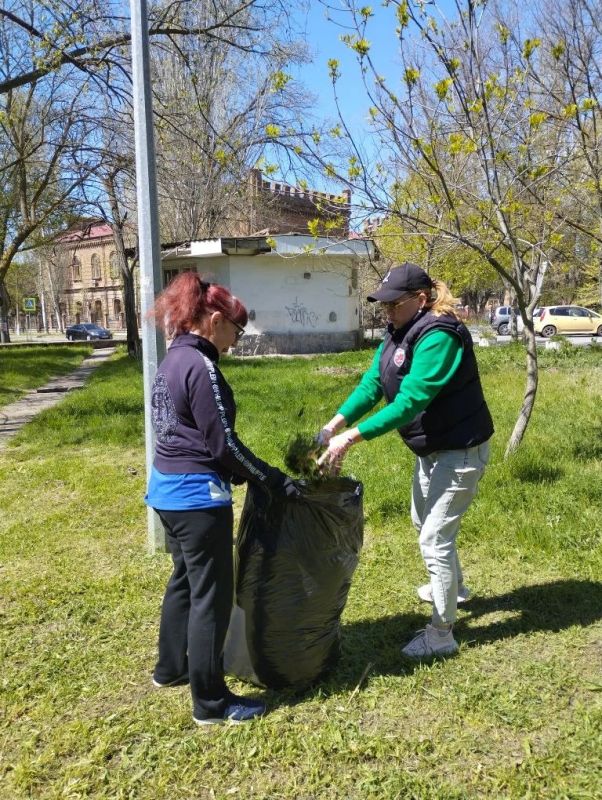 В Бердянске продолжается благоустройство парка «Шмидта» В Бердянске продолжается благоустройство парка «Шмидта»