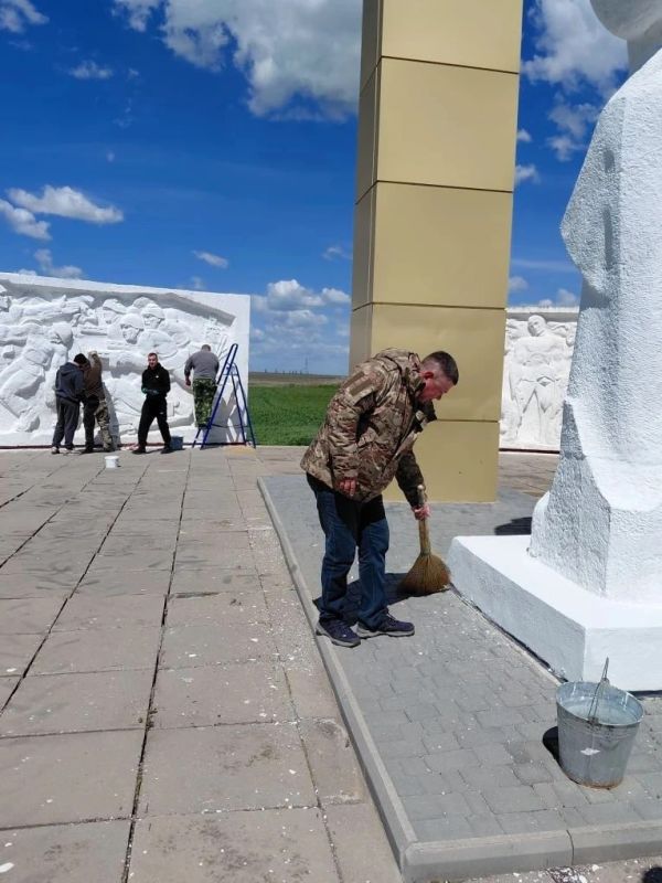 В населенных пунктах Приморского муниципалитета продолжают благоустраивать территории в рамках объявленного главой округа двухмесячника по наведению санитарного порядка В населенных пунктах Приморского муниципалитета продолжают благоустраивать территории в рамках объявленного главой округа двухмесячника по наведению санитарного порядка