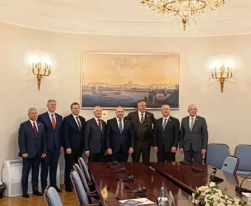 С рабочим визитом посетил СанктПетербург С рабочим визитом посетил СанктПетербург