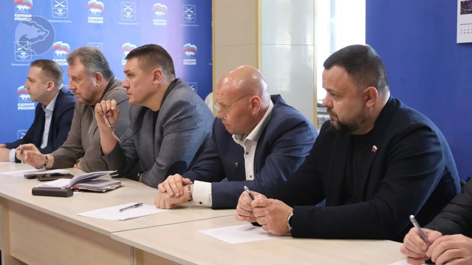 Запорожской области Единая Россия обсудила с промышленниками развитие регионального бренда в рамках проекта «Выбирай своё» Запорожской области Единая Россия обсудила с промышленниками развитие регионального бренда в рамках проекта «Выбирай своё»
