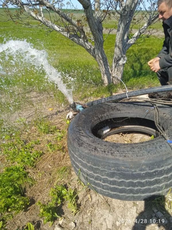 Работники Приморского участка ГУП "Вода Запорожья" провели ряд ремонтных работ на скважине в селе Партизаны Работники Приморского участка ГУП "Вода Запорожья" провели ряд ремонтных работ на скважине в селе Партизаны
