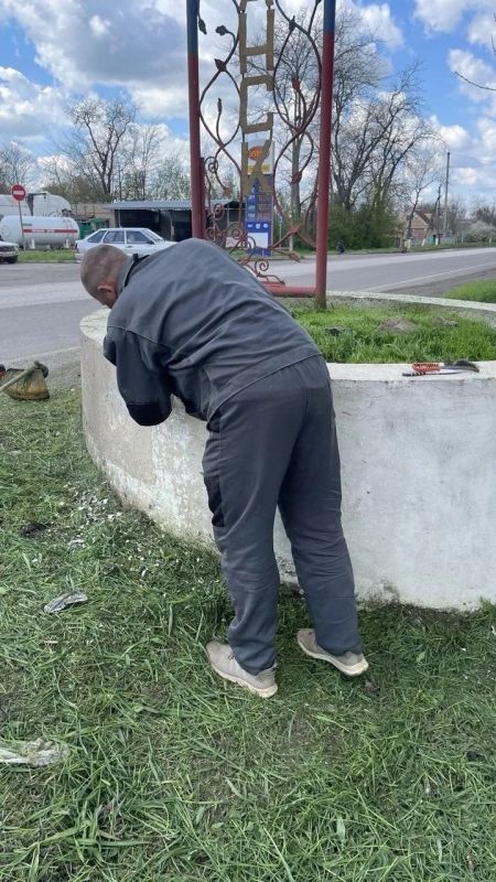 Аварийно-восстановительная бригада Республики Ингушетия завершила работы по обновлению одного из ключевых символов города — въездной стелы в г. Молочанск Аварийно-восстановительная бригада Республики Ингушетия завершила работы по обновлению одного из ключевых символов города — въездной стелы в г. Молочанск