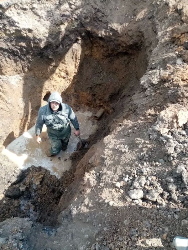 Работники Приморского участка ГУП "Вода Запорожья" провели ряд ремонтных работ на скважине в селе Партизаны Работники Приморского участка ГУП "Вода Запорожья" провели ряд ремонтных работ на скважине в селе Партизаны