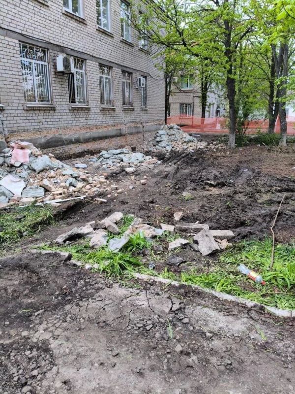 Продолжается работа по капремонту административного здания в Куйбышево Продолжается работа по капремонту административного здания в Куйбышево
