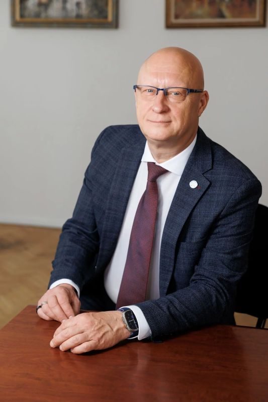 Валерию Машкову вручено Благодарственное письмо за участие в развитии транспортной инфраструктуры в Запорожской области Валерию Машкову вручено Благодарственное письмо за участие в развитии транспортной инфраструктуры в Запорожской области