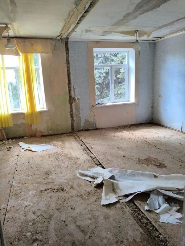 Продолжается работа по капремонту административного здания в Куйбышево Продолжается работа по капремонту административного здания в Куйбышево