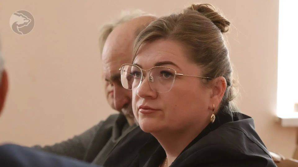 Бердянске депутат Госсовета Крыма Алексей Тихомиров обсудил с местными парламентариями развитие сельского хозяйства и экономическую рентабельность округа Бердянске депутат Госсовета Крыма Алексей Тихомиров обсудил с местными парламентариями развитие сельского хозяйства и экономическую рентабельность округа