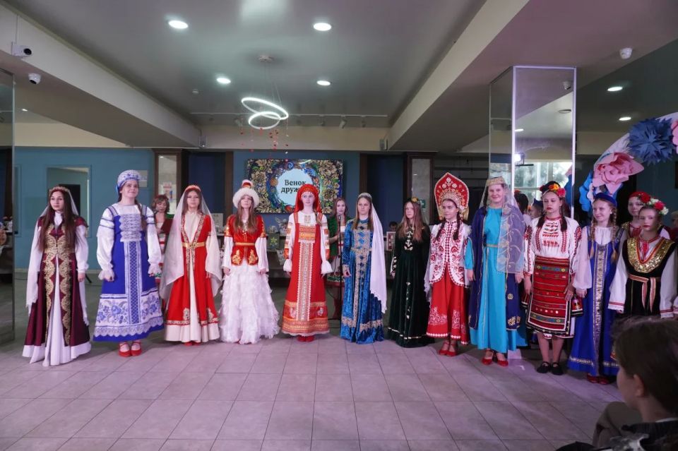 В Мелитополе прошла программа «Веночек дружбы», посвящённая Дню малочисленных коренных народов России В Мелитополе прошла программа «Веночек дружбы», посвящённая Дню малочисленных коренных народов России
