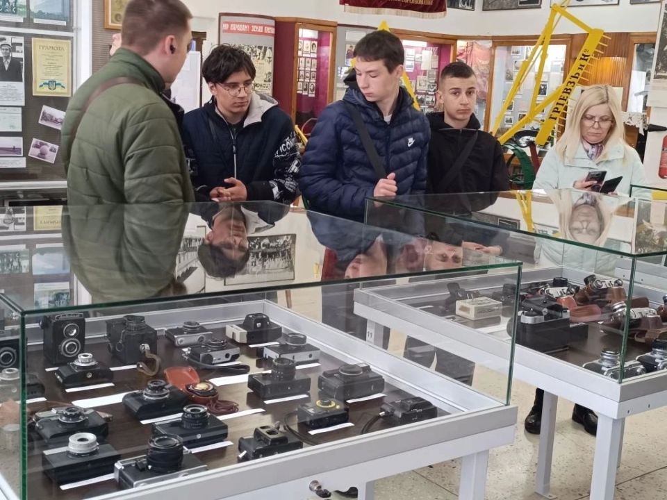 В музее истории города Бердянска открылась выставка ретрофотоаппаратов «Есть только миг…» В музее истории города Бердянска открылась выставка ретрофотоаппаратов «Есть только миг…»