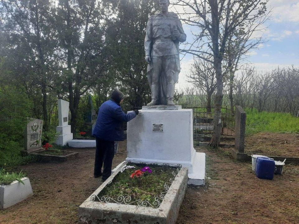 В преддверии Дня Победы и в рамках двухмесячника по наведению санитарного порядка населенные пункты Приморского муниципалитета продолжают благоустраиваться В преддверии Дня Победы и в рамках двухмесячника по наведению санитарного порядка населенные пункты Приморского муниципалитета продолжают благоустраиваться