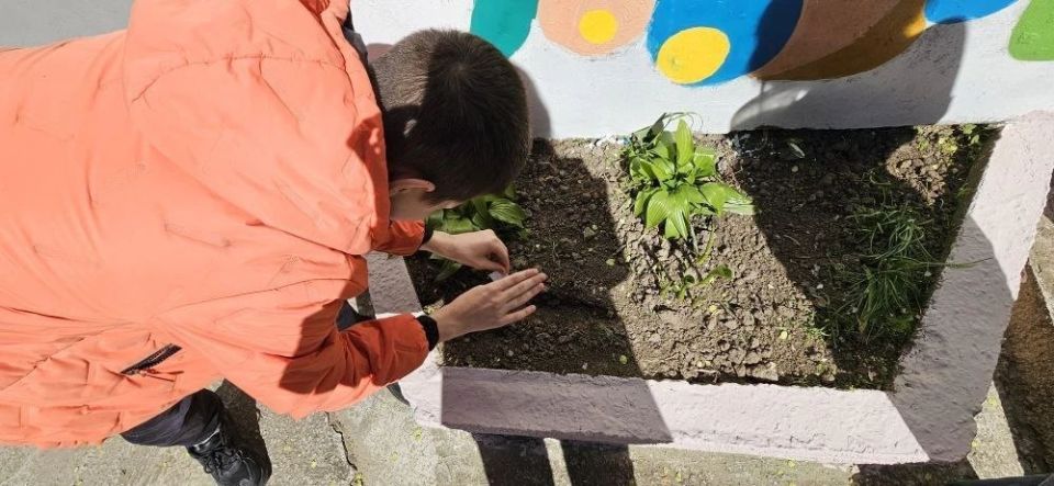 В Днепрорудненской Детской школе искусств прошёл экологический субботник «Зеленая весна» В Днепрорудненской Детской школе искусств прошёл экологический субботник «Зеленая весна»