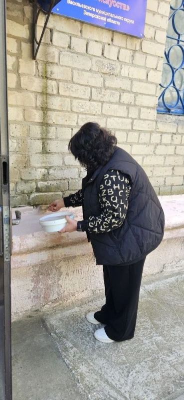 В Днепрорудненской Детской школе искусств прошёл экологический субботник «Зеленая весна» В Днепрорудненской Детской школе искусств прошёл экологический субботник «Зеленая весна»