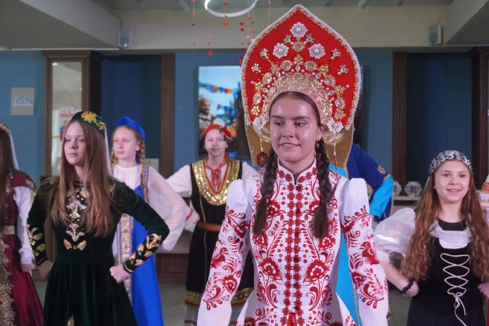 В Мелитополе прошла программа «Веночек дружбы», посвящённая Дню малочисленных коренных народов России В Мелитополе прошла программа «Веночек дружбы», посвящённая Дню малочисленных коренных народов России
