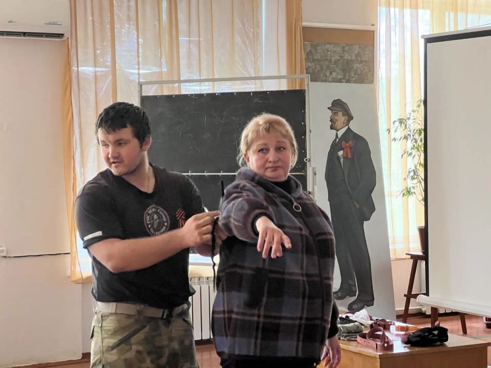 В Днепрорудненском индустриальном колледже прошло мероприятие оказание помощи при ранениях В Днепрорудненском индустриальном колледже прошло мероприятие оказание помощи при ранениях