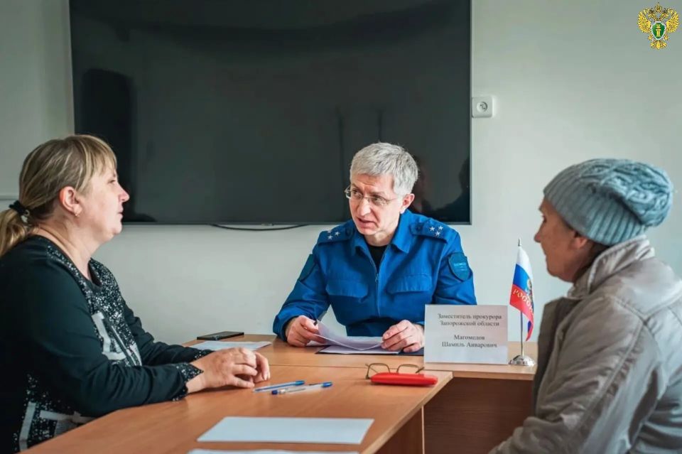 Заместитель прокурора Запорожской области Шамиль Магомедов провел выездной личный прием граждан в Историческом парке «Россия – Моя история» Заместитель прокурора Запорожской области Шамиль Магомедов провел выездной личный прием граждан в Историческом парке «Россия – Моя история»