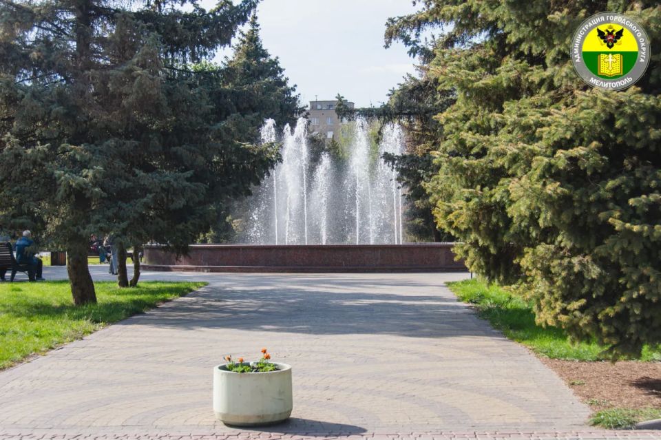 В преддверии летнего сезона в парке имени М. Горького запустили фонтан В преддверии летнего сезона в парке имени М. Горького запустили фонтан