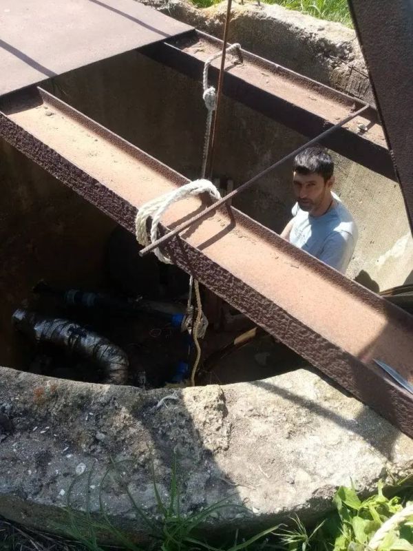 Сотрудники Приморского участка ГУП "Вода Запорожья" ежедневно проводят работы по обслуживанию водопроводной сети округа Сотрудники Приморского участка ГУП "Вода Запорожья" ежедневно проводят работы по обслуживанию водопроводной сети округа