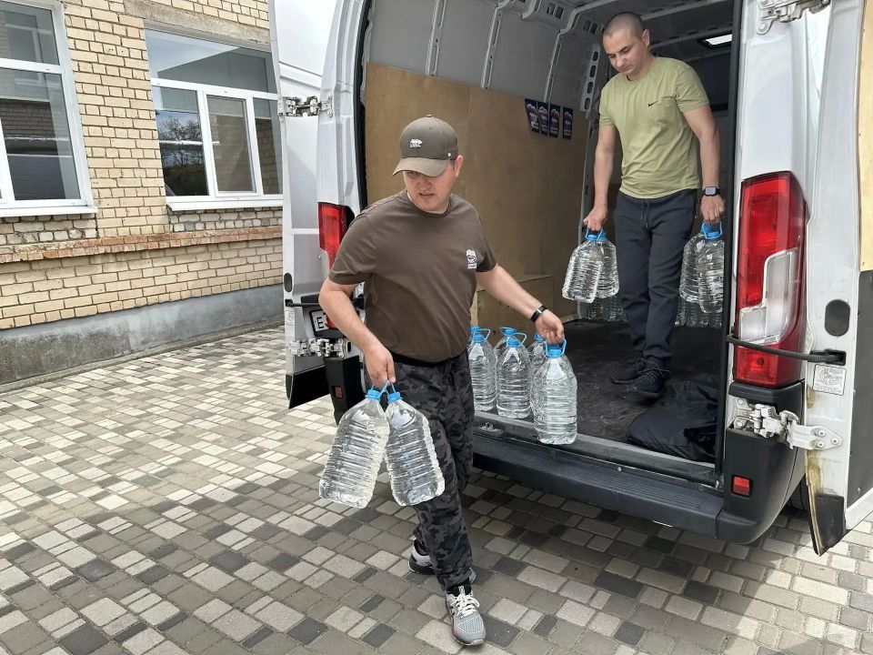 Администрация ГБУ «Комплексный центр социального обслуживания населения» Министерства труда и социальной политики Запорожской области искренне благодарит Ростовское региональное отделение Всероссийской политической партии... Администрация ГБУ «Комплексный центр социального обслуживания населения» Министерства труда и социальной политики Запорожской области искренне благодарит Ростовское региональное отделение Всероссийской политической партии...