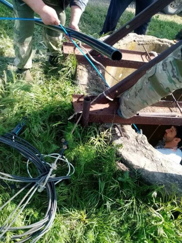 Сотрудники Приморского участка ГУП "Вода Запорожья" ежедневно проводят работы по обслуживанию водопроводной сети округа Сотрудники Приморского участка ГУП "Вода Запорожья" ежедневно проводят работы по обслуживанию водопроводной сети округа