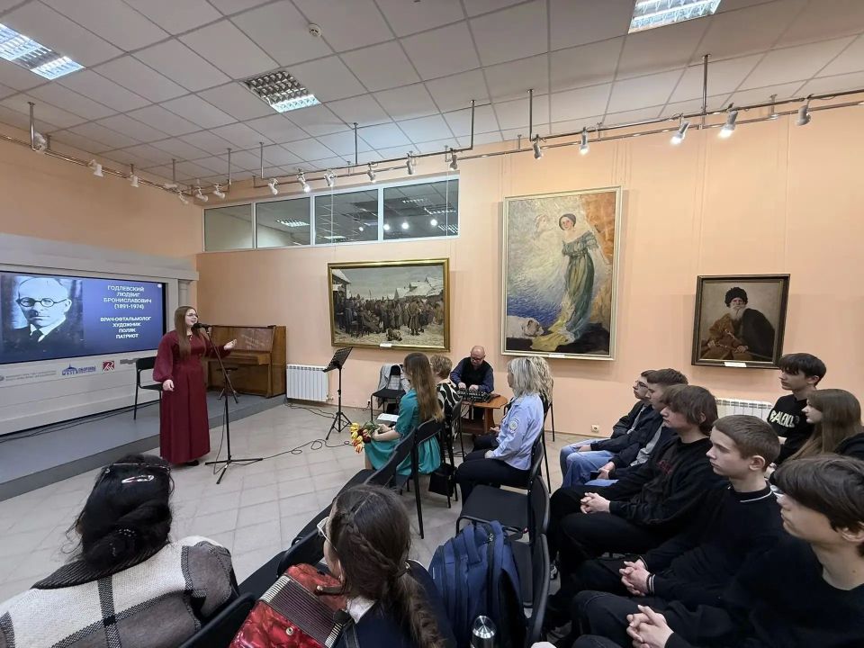 В преддверии Дня Победы сотрудники отдела МВД России «Бердянский» почтили память героев и прикоснулись к истории родного города, посетив художественный музей имени И.И. Бродского В преддверии Дня Победы сотрудники отдела МВД России «Бердянский» почтили память героев и прикоснулись к истории родного города, посетив художественный музей имени И.И. Бродского