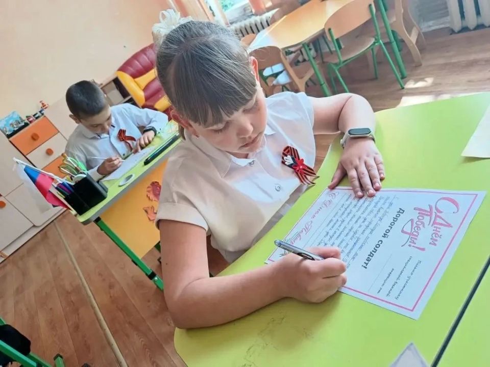 В преддверии Дня Победы в ГБУ ОО ЗО "Орловская СОШ" провели трогательную и значимую акцию "Письмо солдату" В преддверии Дня Победы в ГБУ ОО ЗО "Орловская СОШ" провели трогательную и значимую акцию "Письмо солдату"