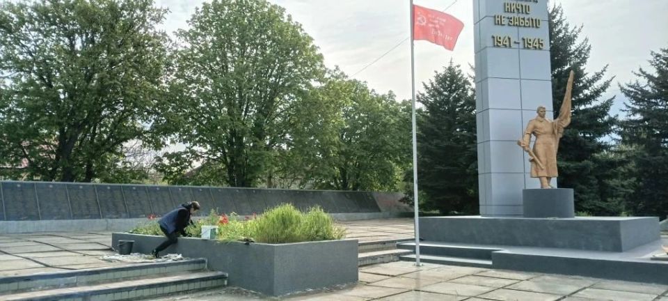 Благоустройство мемориала «Никто не забыт, ничто не забыто» в посёлке Андреевка Благоустройство мемориала «Никто не забыт, ничто не забыто» в посёлке Андреевка