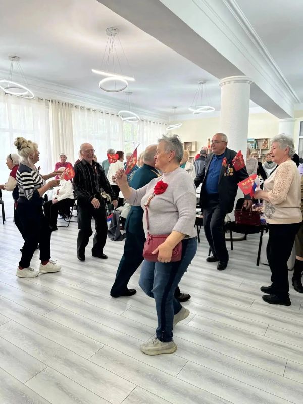06.05.2026 г. в ГБУ ЗО "Областной центр искусств и народного творчества" состоялась творческая встреча в рамках проекта «Активное долголетие», посвященная Дню Великой Победы «Памяти военных лет» 06.05.2026 г. в ГБУ ЗО "Областной центр искусств и народного творчества" состоялась творческая встреча в рамках проекта «Активное долголетие», посвященная Дню Великой Победы «Памяти военных лет»