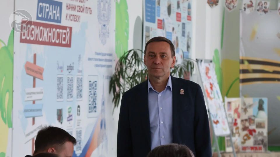 Депутат Госсовета Крыма Алексей Тихомиров обсудил с коллегами из Приморска меры межрегиональной поддержки Депутат Госсовета Крыма Алексей Тихомиров обсудил с коллегами из Приморска меры межрегиональной поддержки