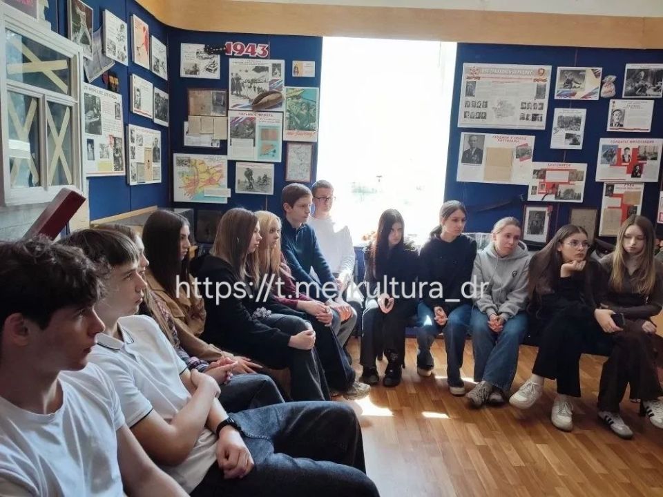 В преддверии Дня Победы в музее ДК "Горняк" прошла акция "Письмо солдату" В преддверии Дня Победы в музее ДК "Горняк" прошла акция "Письмо солдату"