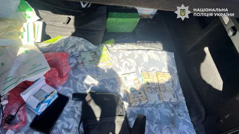 В Запорожье задержали командира батальона за вымогательство "откатов" из "боевых" выплат, – Нацполиция В Запорожье задержали командира батальона за вымогательство "откатов" из "боевых" выплат, – Нацполиция