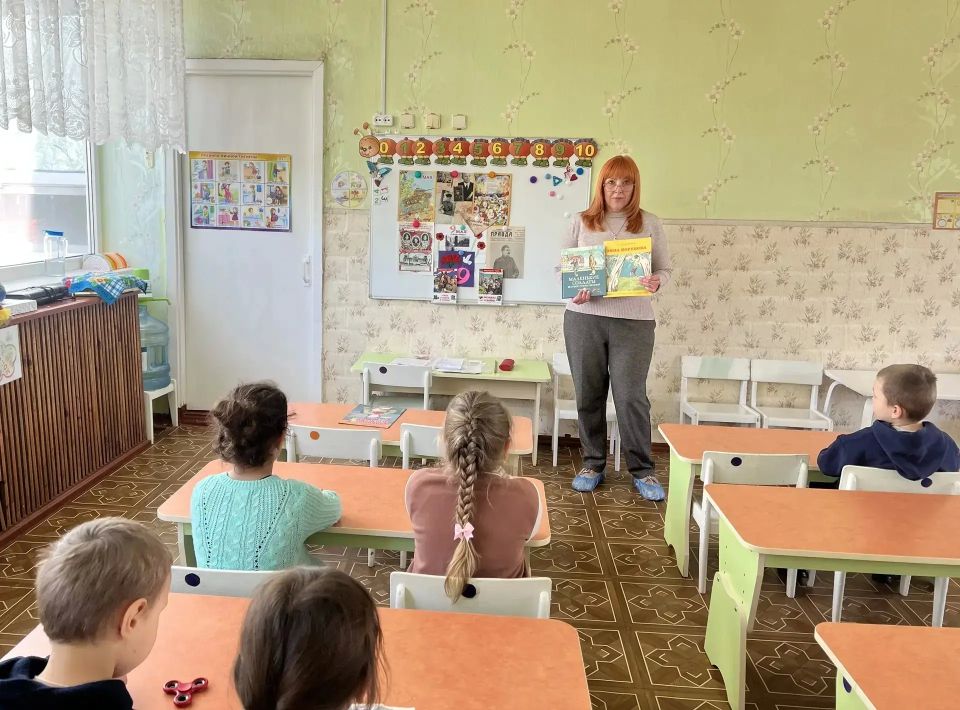 Память в наших сердцах: Областная библиотека им. Горького провела цикл патриотических мероприятий для детей и молодежи Память в наших сердцах: Областная библиотека им. Горького провела цикл патриотических мероприятий для детей и молодежи