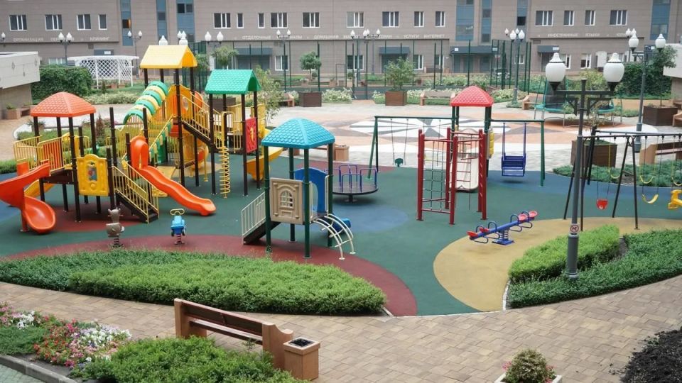 Современные детские игровые комплексы установят во дворах Бердянска
