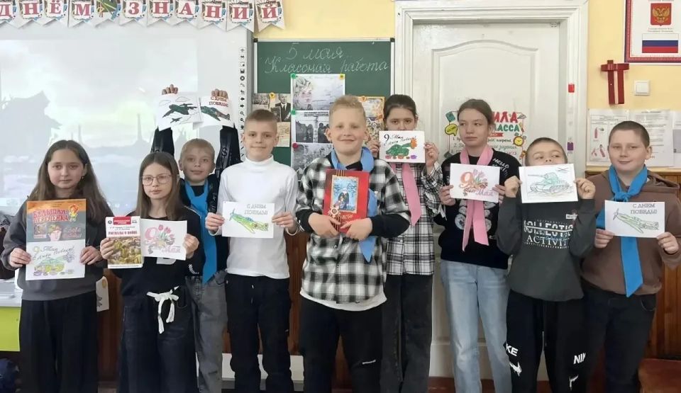 Память в наших сердцах: Областная библиотека им. Горького провела цикл патриотических мероприятий для детей и молодежи Память в наших сердцах: Областная библиотека им. Горького провела цикл патриотических мероприятий для детей и молодежи
