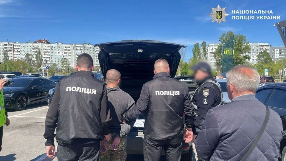 В Запорожье задержали командира батальона за вымогательство "откатов" из "боевых" выплат, – Нацполиция