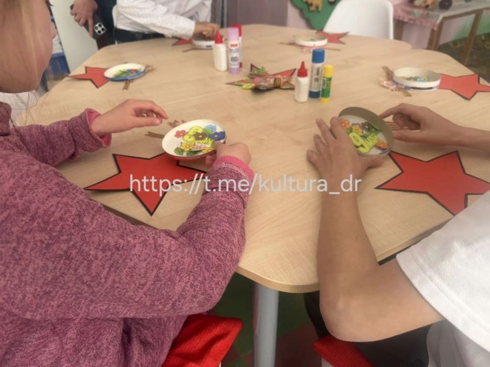 Сегодня в библиотеке ДК «Горняк» прошла XVII Международная патриотическая акция по поддержке детского чтения «Читаем детям о Великой Отечественной войне» Сегодня в библиотеке ДК «Горняк» прошла XVII Международная патриотическая акция по поддержке детского чтения «Читаем детям о Великой Отечественной войне»