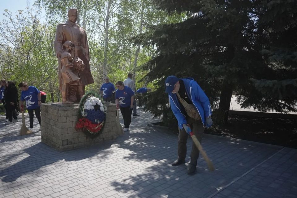 В Нововасильевке прошел губернаторский субботник В Нововасильевке прошел губернаторский субботник