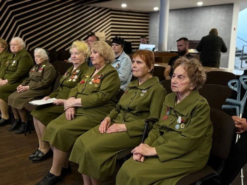В рамках национального проекта «Семья» и федерального проекта «Семейные ценности» сотрудники Областной научной библиотеки им. М. Горького провели патриотический час «Семья — единство помыслов и дел» В рамках национального проекта «Семья» и федерального проекта «Семейные ценности» сотрудники Областной научной библиотеки им. М. Горького провели патриотический час «Семья — единство помыслов и дел»