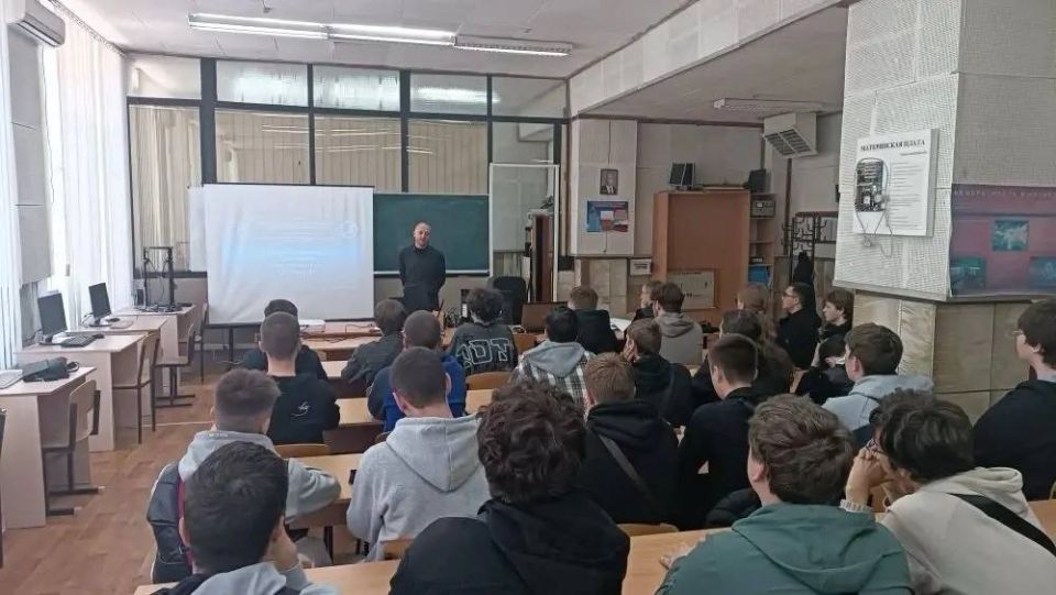 Студенты Мелитополя осваивают навыки кибербезопасности в рамках федеральной программы противодействия экстремизму Студенты Мелитополя осваивают навыки кибербезопасности в рамках федеральной программы противодействия экстремизму