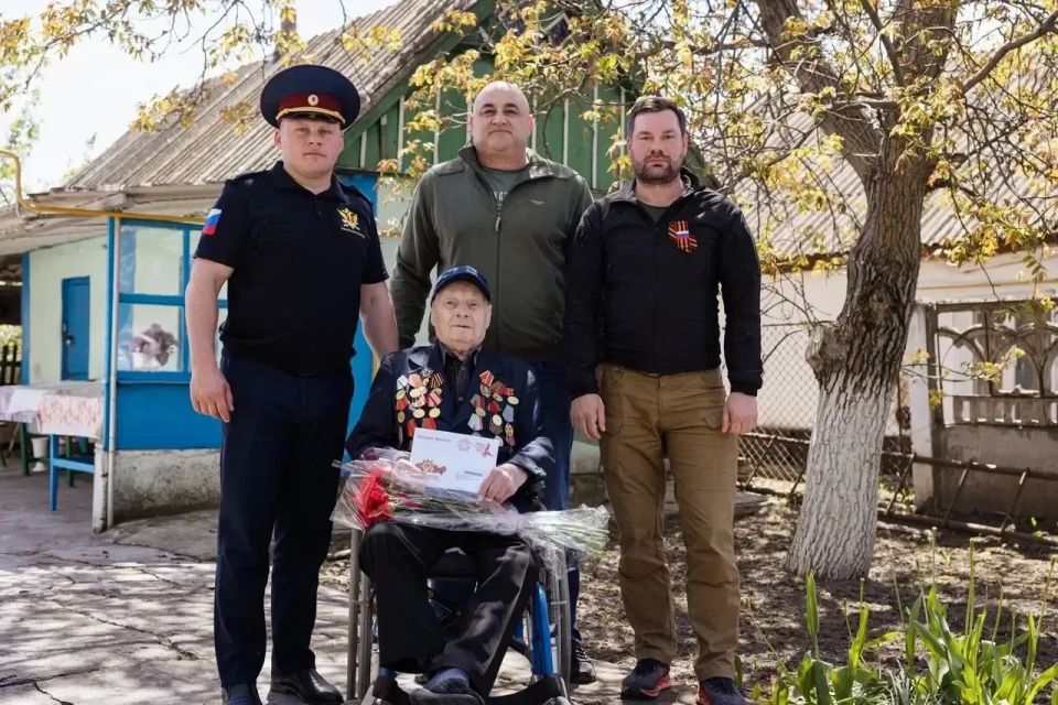 Евгений Балицкий: Мой заместитель Артур Насрудинович Саидов передал поздравление с Днём Победы участнику Великой Отечественной войны Андрею Кузьмичу Беликову Евгений Балицкий: Мой заместитель Артур Насрудинович Саидов передал поздравление с Днём Победы участнику Великой Отечественной войны Андрею Кузьмичу Беликову