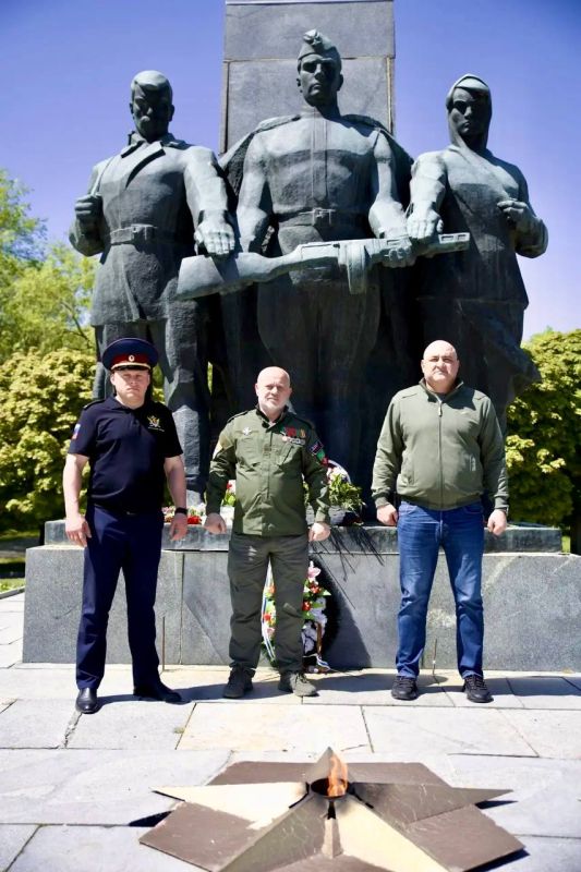 Начальник УФСИН Евгений Заярко принял участие в памятных мероприятиях, посвященных 81-й годовщине Победы, в пгт Михайловка Начальник УФСИН Евгений Заярко принял участие в памятных мероприятиях, посвященных 81-й годовщине Победы, в пгт Михайловка