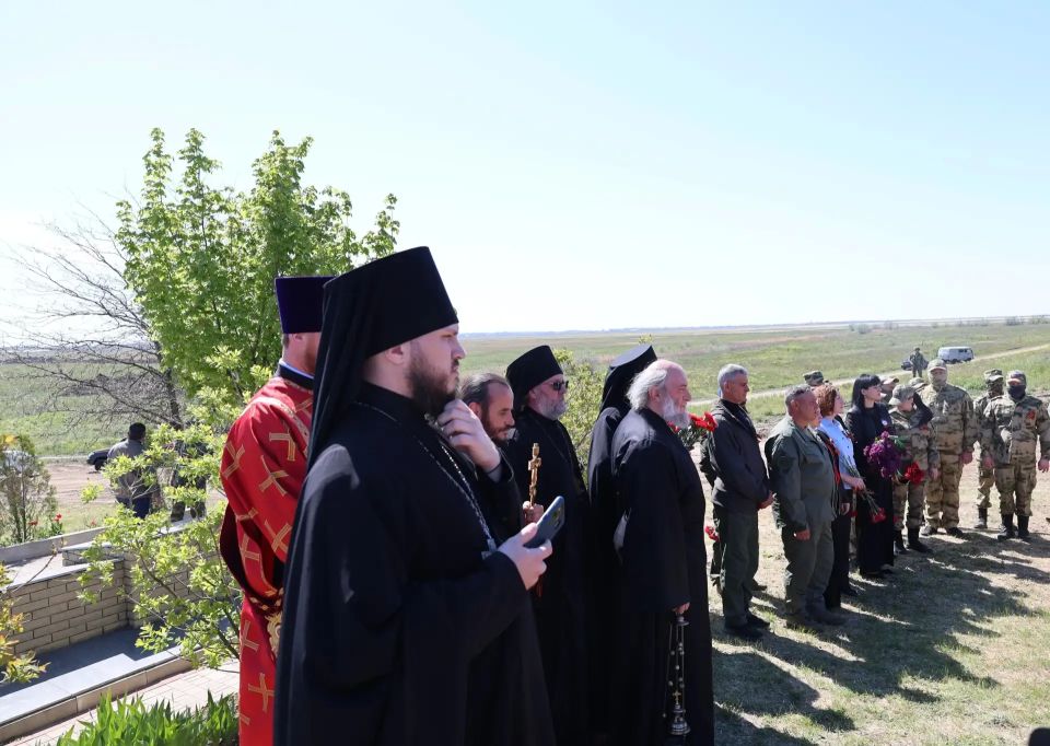 Министр культуры Запорожской области Светлана Назина приняла участие в церемонии перезахоронения советских воинов на мемориальном комплексе «Прорыв Восточного вала» (линии «Вотан») Министр культуры Запорожской области Светлана Назина приняла участие в церемонии перезахоронения советских воинов на мемориальном комплексе «Прорыв Восточного вала» (линии «Вотан»)