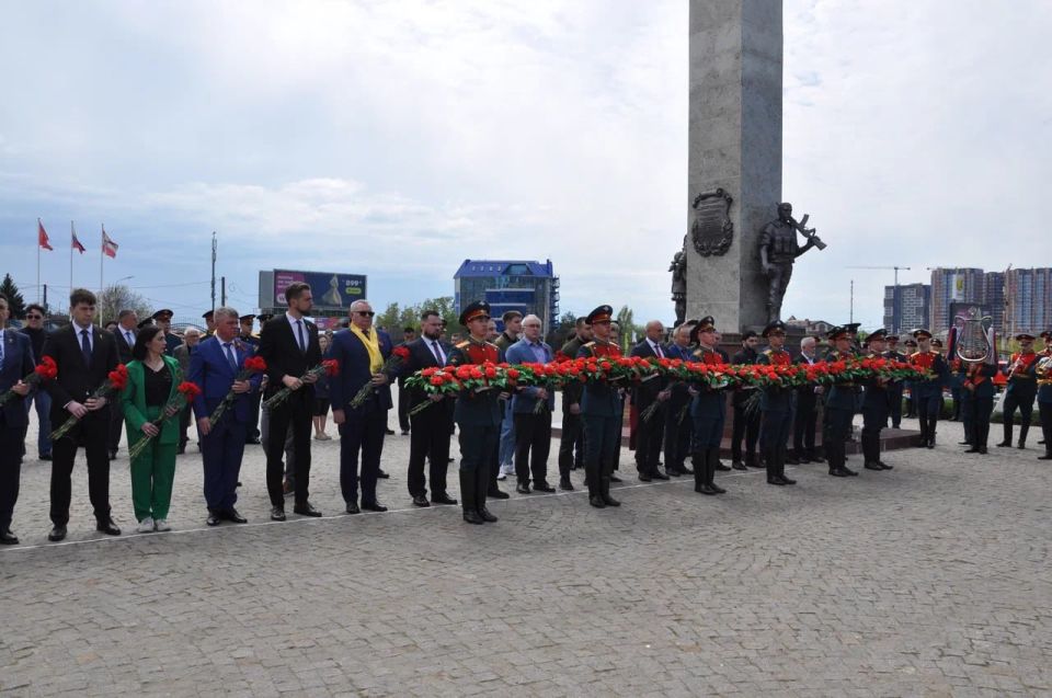 Представитель Министерства молодёжной политики приняла участие в открытии монумента «Земля Героев» в Ростове-на-Дону Представитель Министерства молодёжной политики приняла участие в открытии монумента «Земля Героев» в Ростове-на-Дону