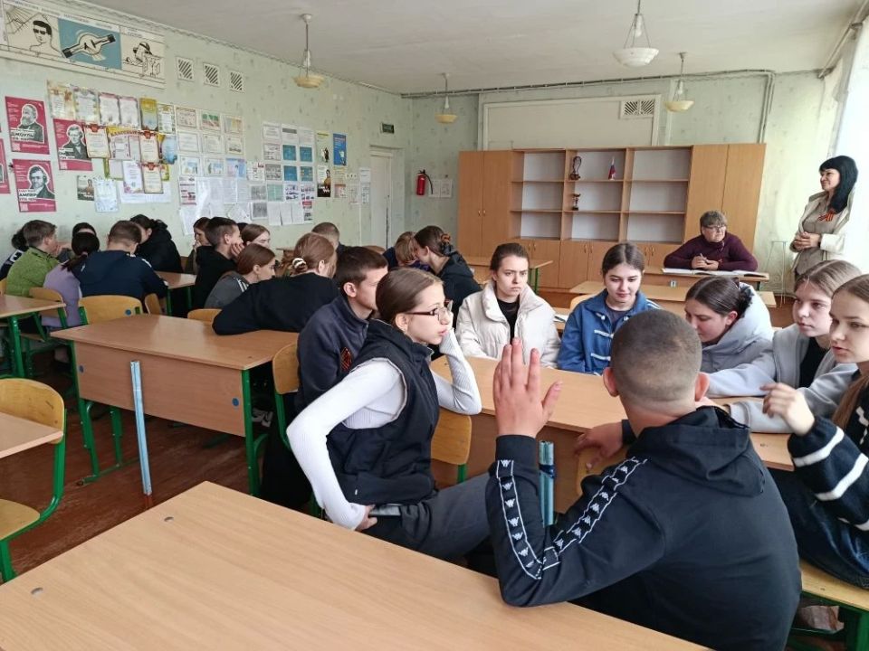 В преддверии великого праздника – Дня Победы – в Новополтавской средней общеобразовательной школе прошла увлекательная викторина «Наша Победа» В преддверии великого праздника – Дня Победы – в Новополтавской средней общеобразовательной школе прошла увлекательная викторина «Наша Победа»