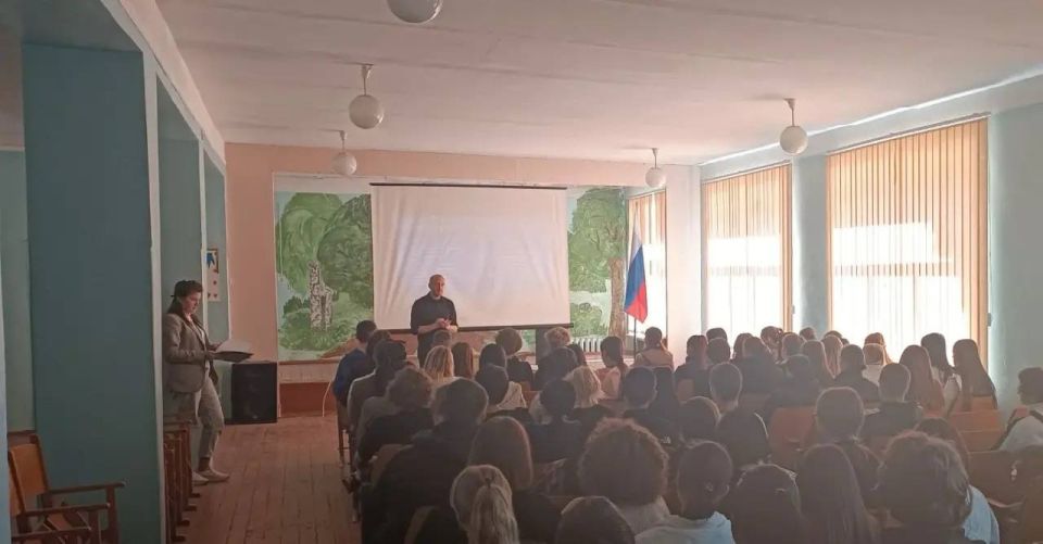 Студенты Мелитополя осваивают навыки кибербезопасности в рамках федеральной программы противодействия экстремизму Студенты Мелитополя осваивают навыки кибербезопасности в рамках федеральной программы противодействия экстремизму