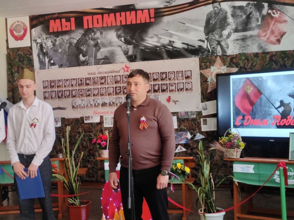 Торжественный митинг ко Дню Великой Победы в Новоданиловской школе Торжественный митинг ко Дню Великой Победы в Новоданиловской школе