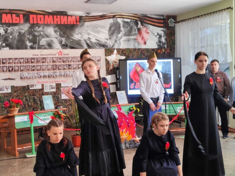 Торжественный митинг ко Дню Великой Победы в Новоданиловской школе Торжественный митинг ко Дню Великой Победы в Новоданиловской школе