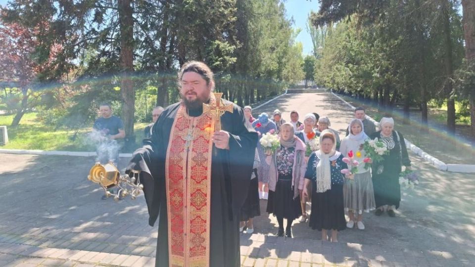 ристос оскресе!. 9 Сегодня, в храме св. ап. Петра и Павла г. Васильевка совершили молебен - ристос оскресе!. 9 Сегодня, в храме св. ап. Петра и Павла г. Васильевка совершили молебен -
