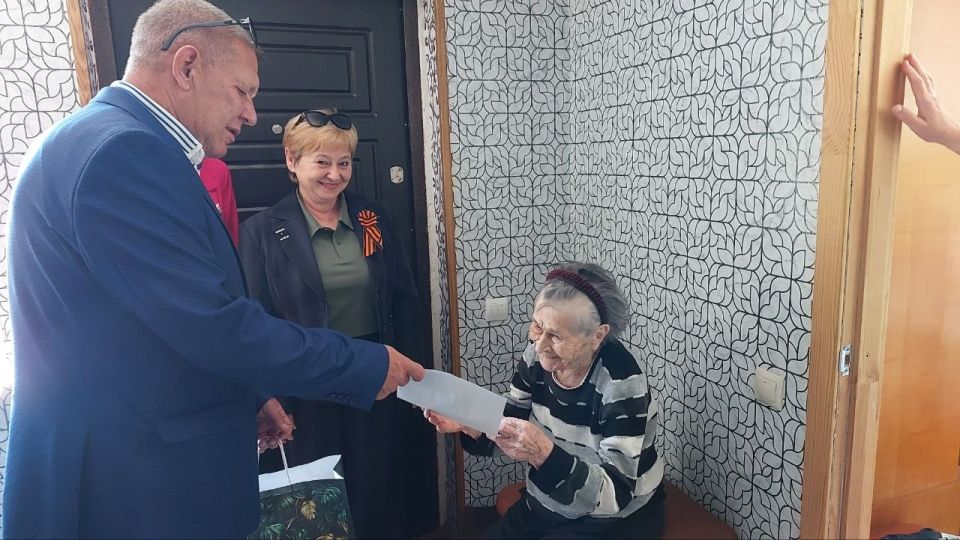 В Кирилловском сельском поселении поздравили с Днём Победы участников, ветеранов тыла и труда Великой Отечественной войны В Кирилловском сельском поселении поздравили с Днём Победы участников, ветеранов тыла и труда Великой Отечественной войны
