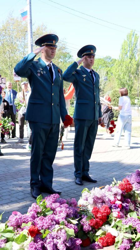 Память, объединяющая поколения Память, объединяющая поколения