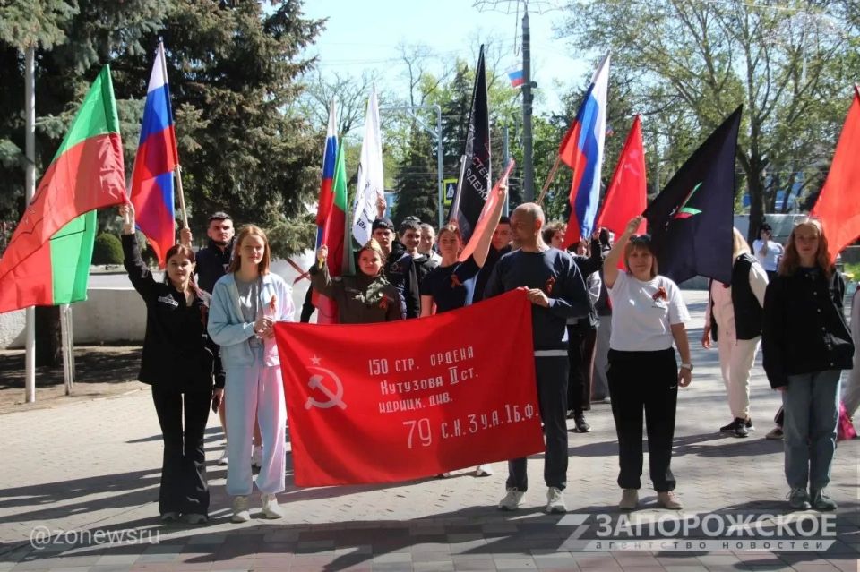 ЭКСКЛЮЗИВ Молодежь из Мелитополя провела забег к 81-й годовщине Победы ЭКСКЛЮЗИВ Молодежь из Мелитополя провела забег к 81-й годовщине Победы